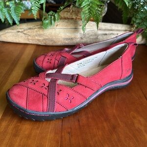 Jambu Hayley red leather comfort maryjane w/hook and loop closure. Size 8.5 Wide